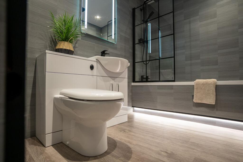 Bathroom lightning