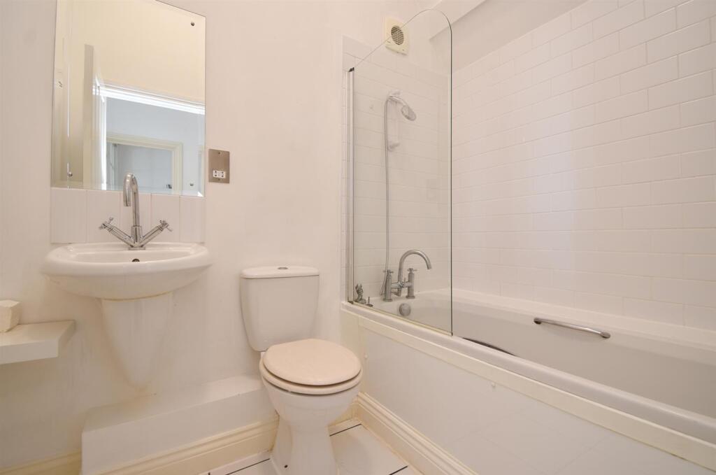 Bathroom.jpg