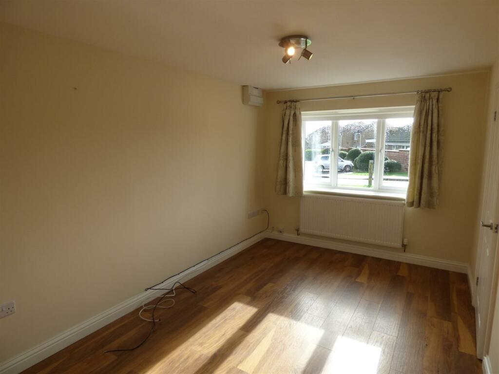 Living Area.JPG