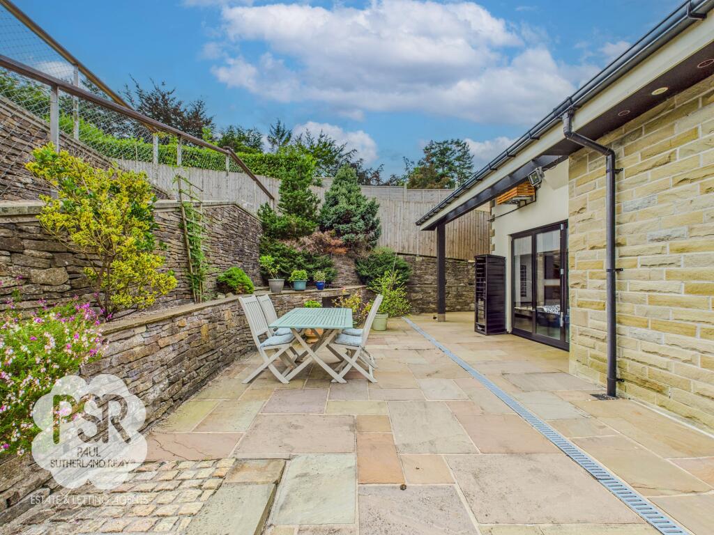 Rear Patio Entertaining Area