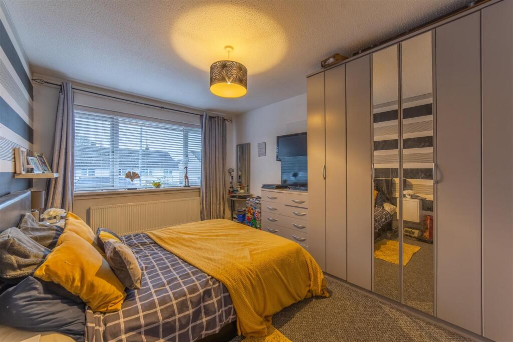 697 Monnow Way-7.jpg