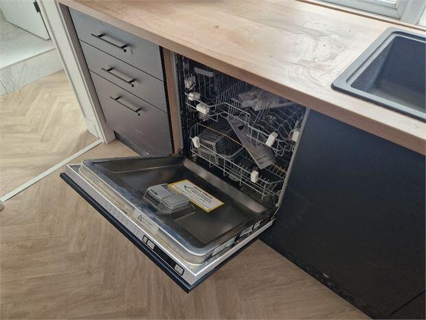 Integrated Dishwasher