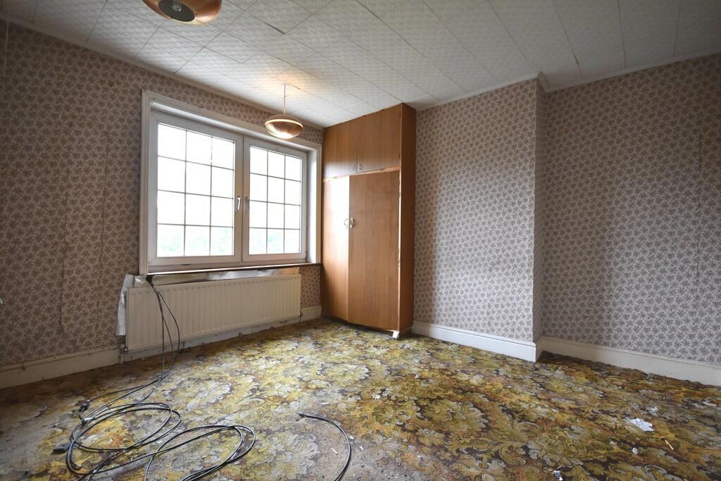 Bedroom 1-min