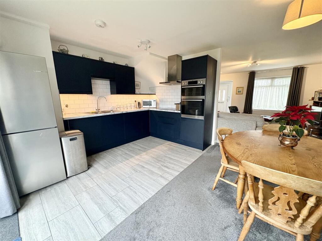 Seven Sisters Road, Eastbourne