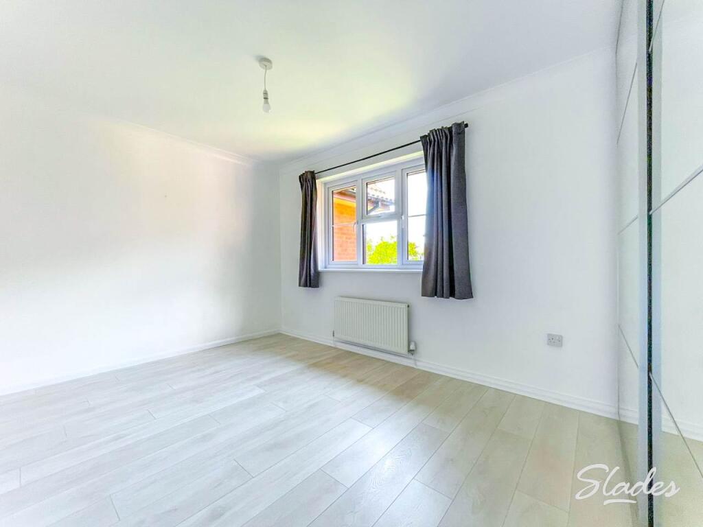 8 seaton bedroom mai