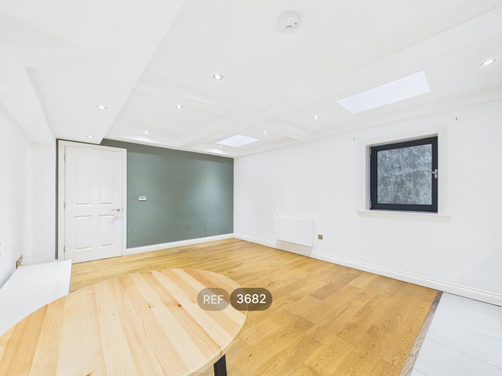 Kitchen / Living room