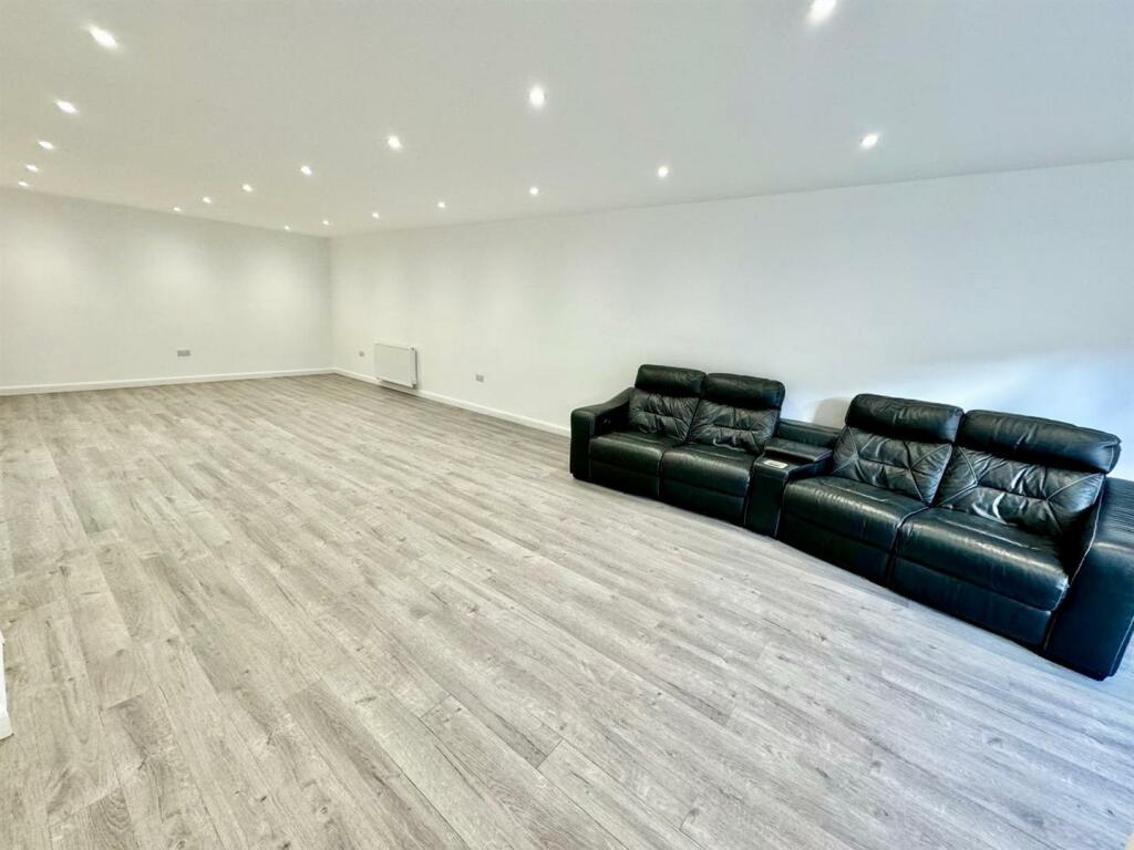 PHOTO-2024-10-30-08-09-32 (2).jpg