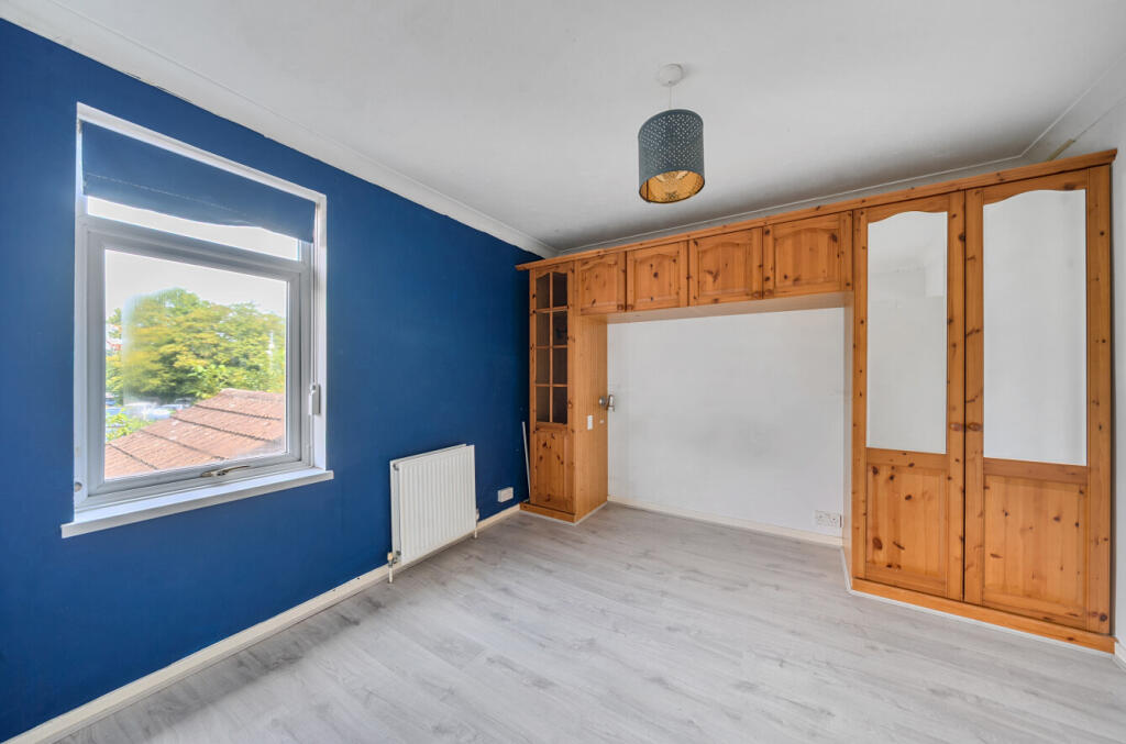 1335129-6-689a3e6...