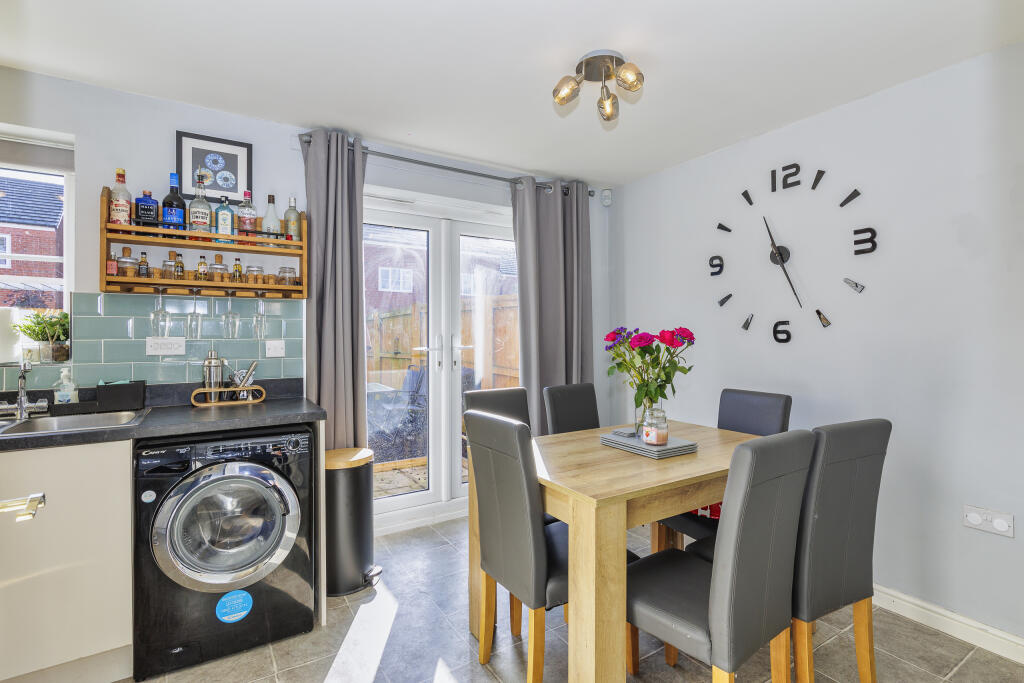 83 Garston cresent-9