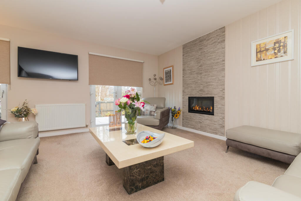 19 Accord avenue Paisley  PA2 7DN 3L-3