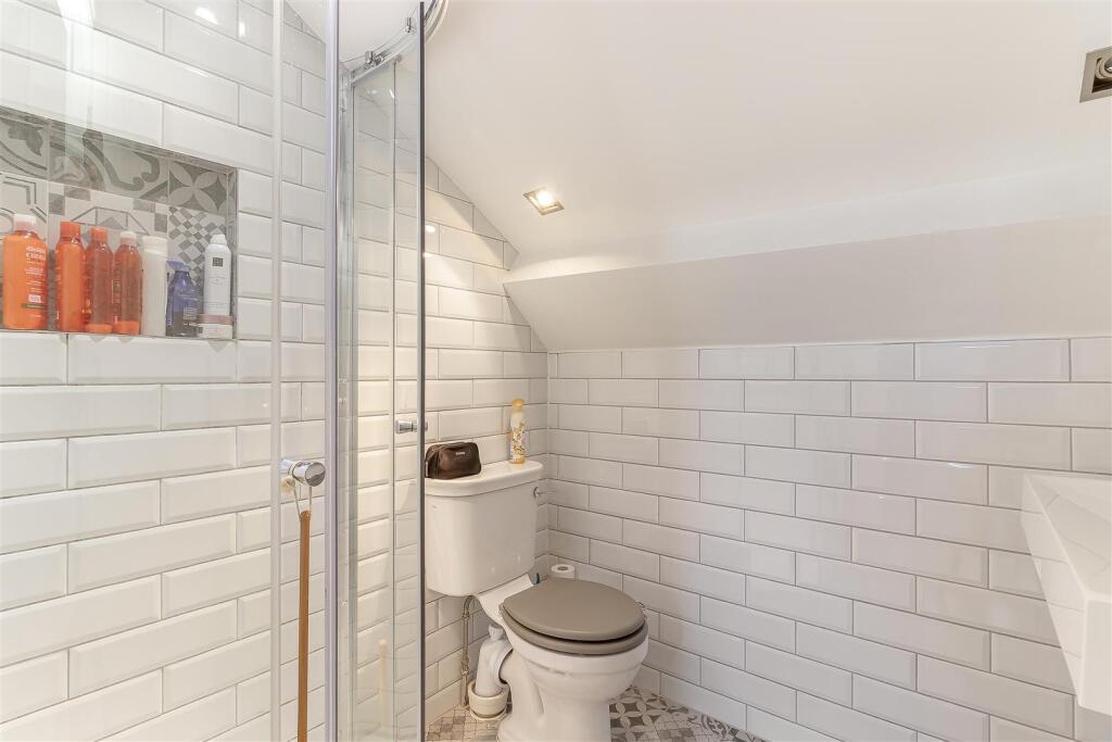 Shower Room.jpg