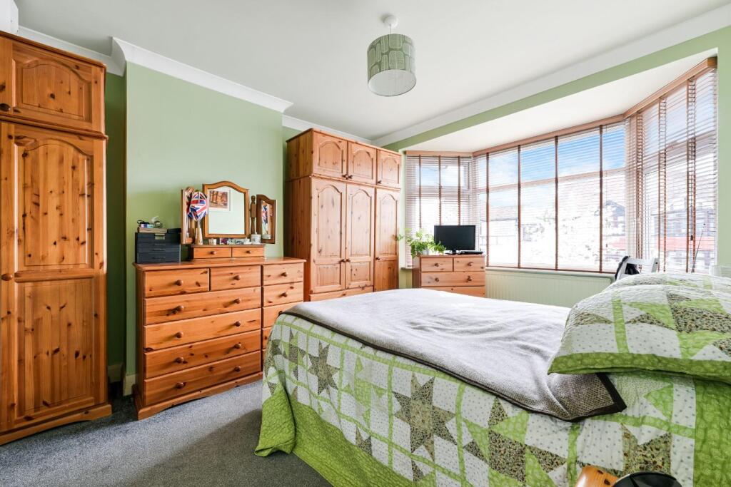 STONELEIGH AVENUE (6).jpg