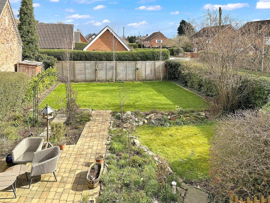 Garden Overview 947