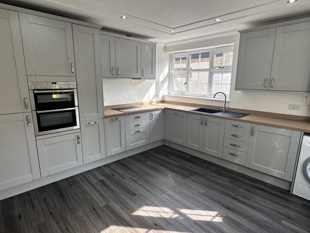 Kitchen Pic 2