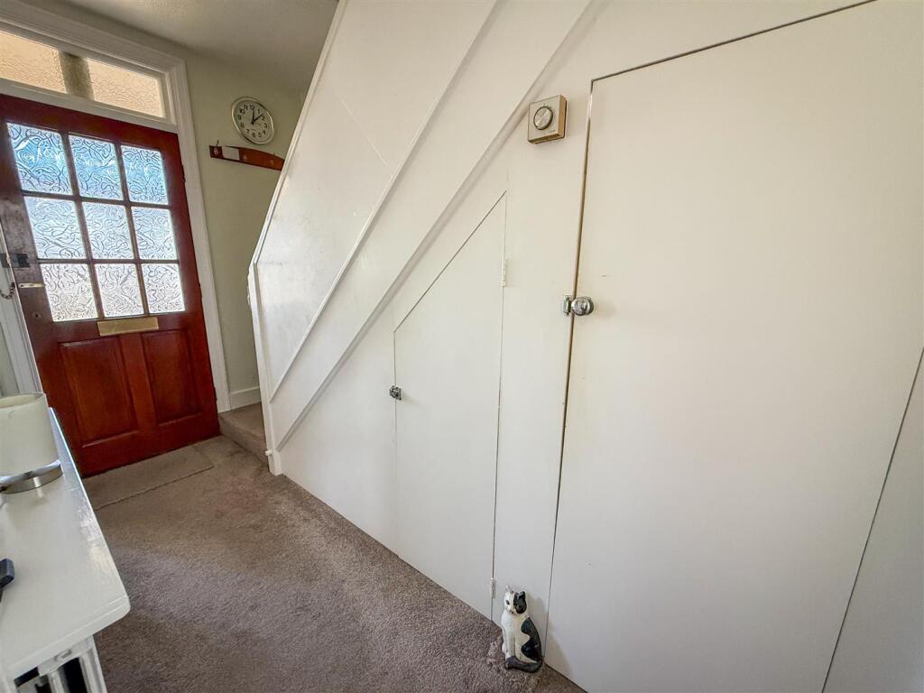 ENTRANCE HALLWAY