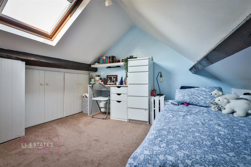 bedroom 3.jpg
