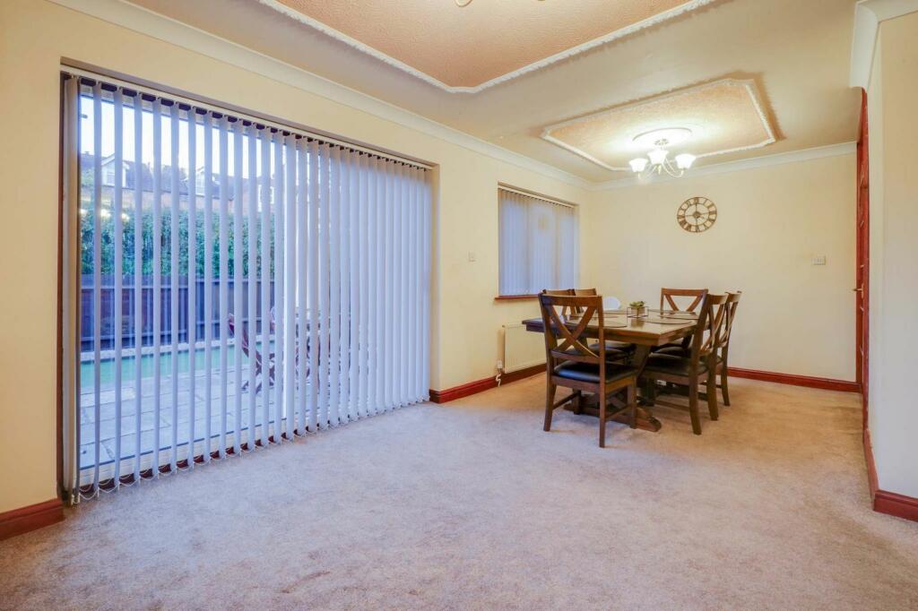 Open Plan L Shaped Lounge Dining Room