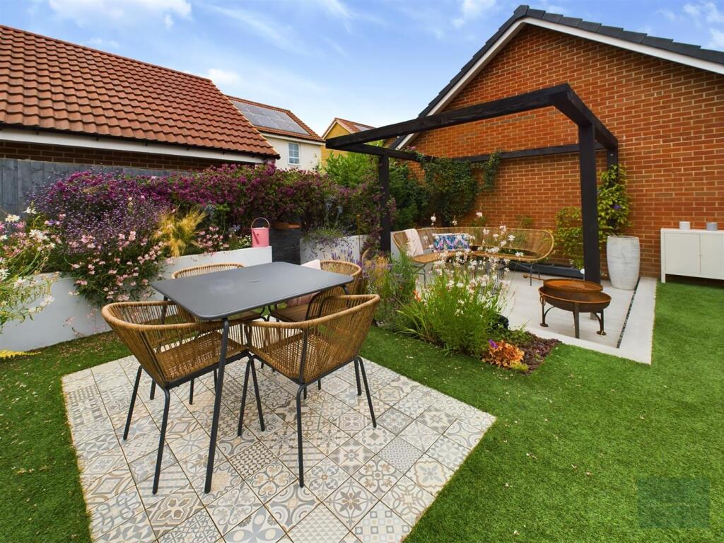 CAM02558G0-PR0203-ST