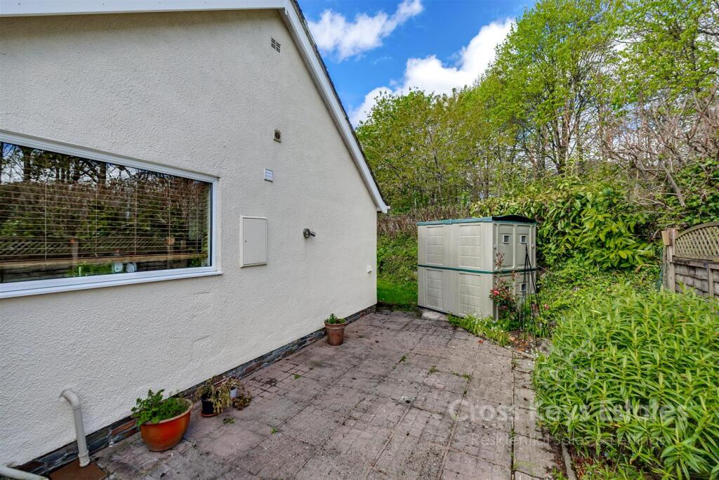 Front &amp; Rear Gardens
