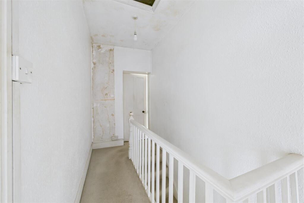 24 Somerset Terrace, Windmill Hill, Bristol BS3 4L