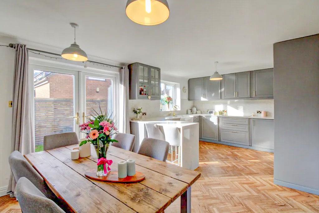 c3d093929c1799af5f1e3ffb3ec93e7d365c1604 KITCHEN.j