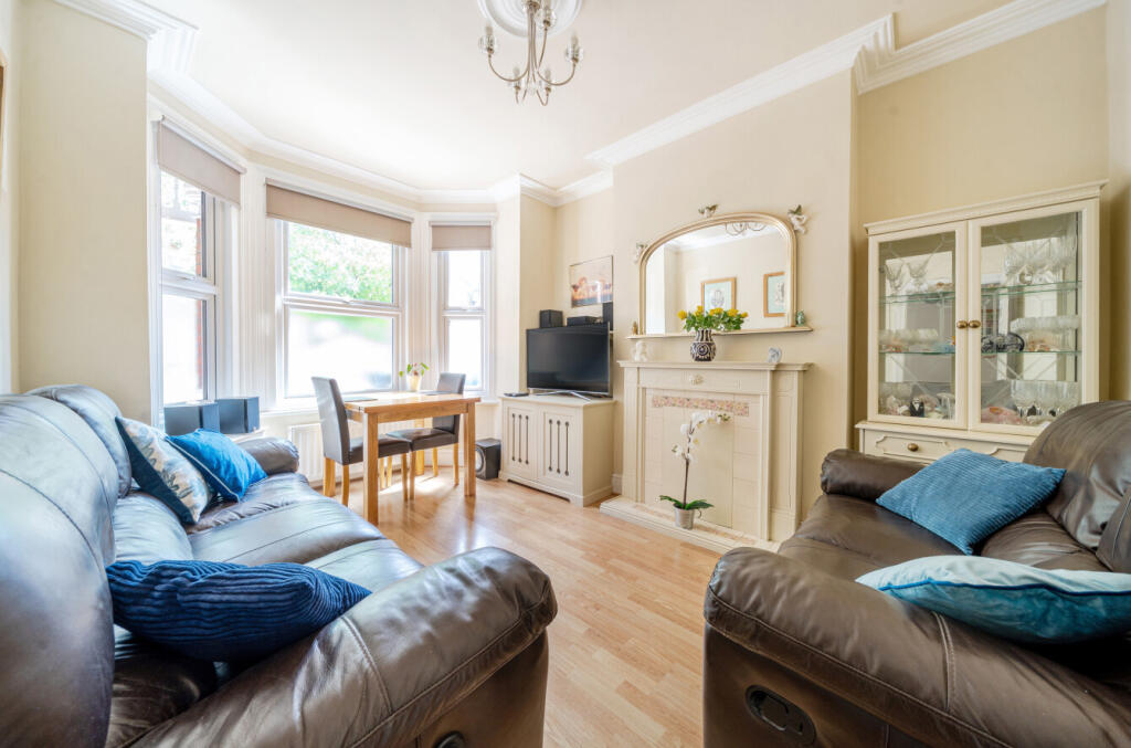 1311150-17-684c3a...