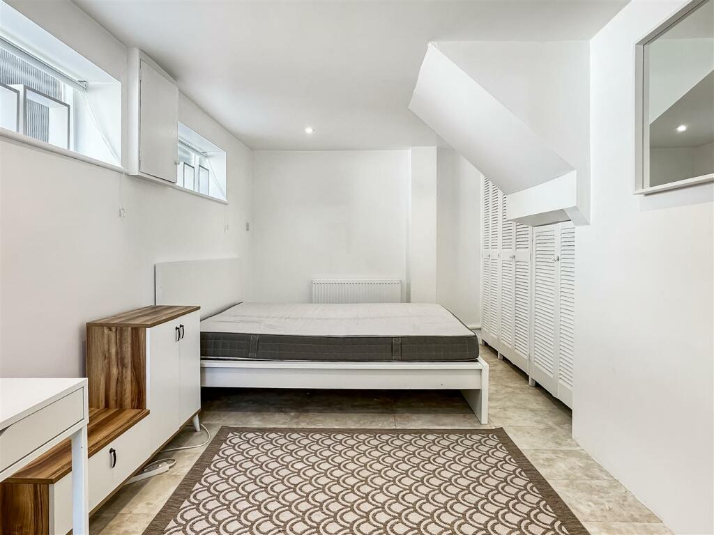 Bedroom.jpg