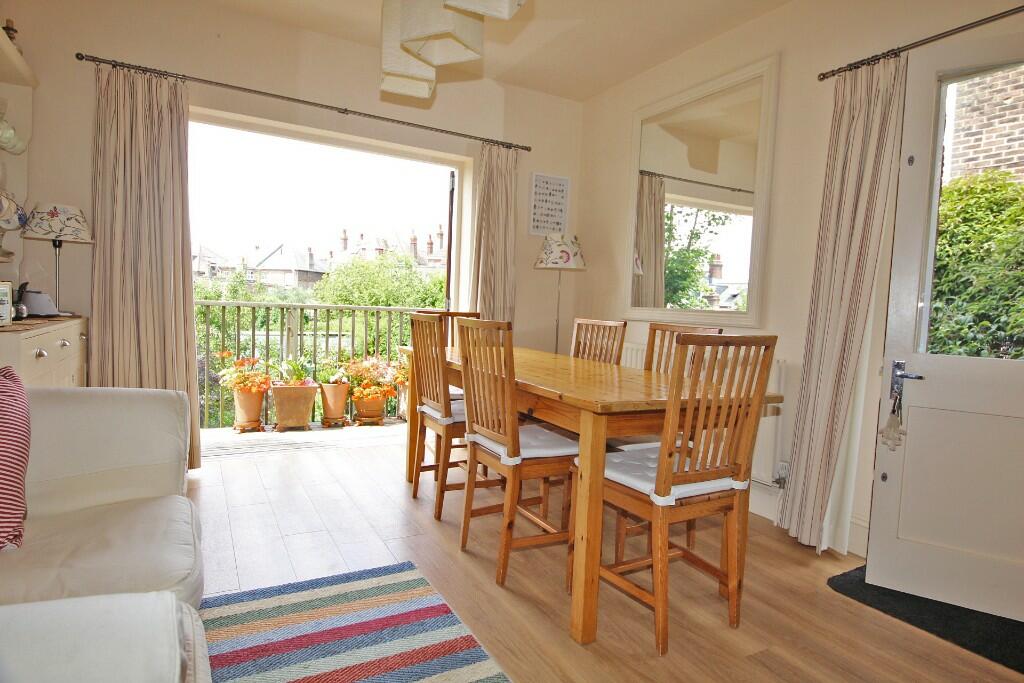 Kit/Breakfast Room