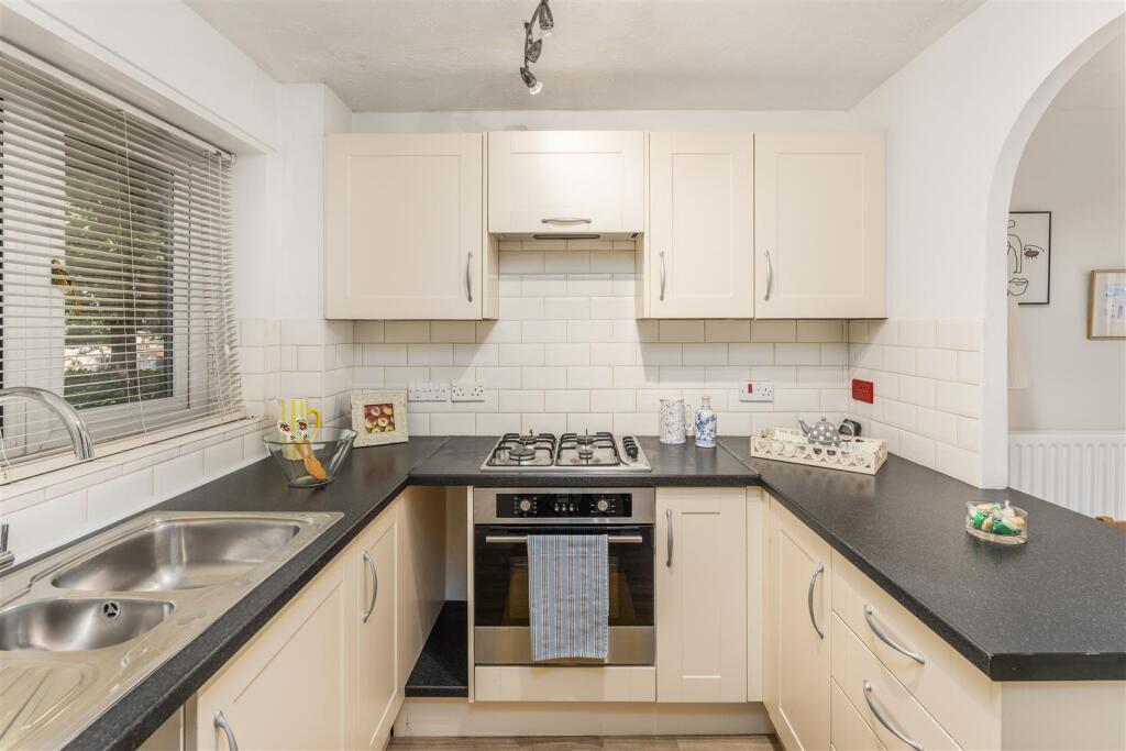 3 Ivatt Walk, Banbury-4.jpg