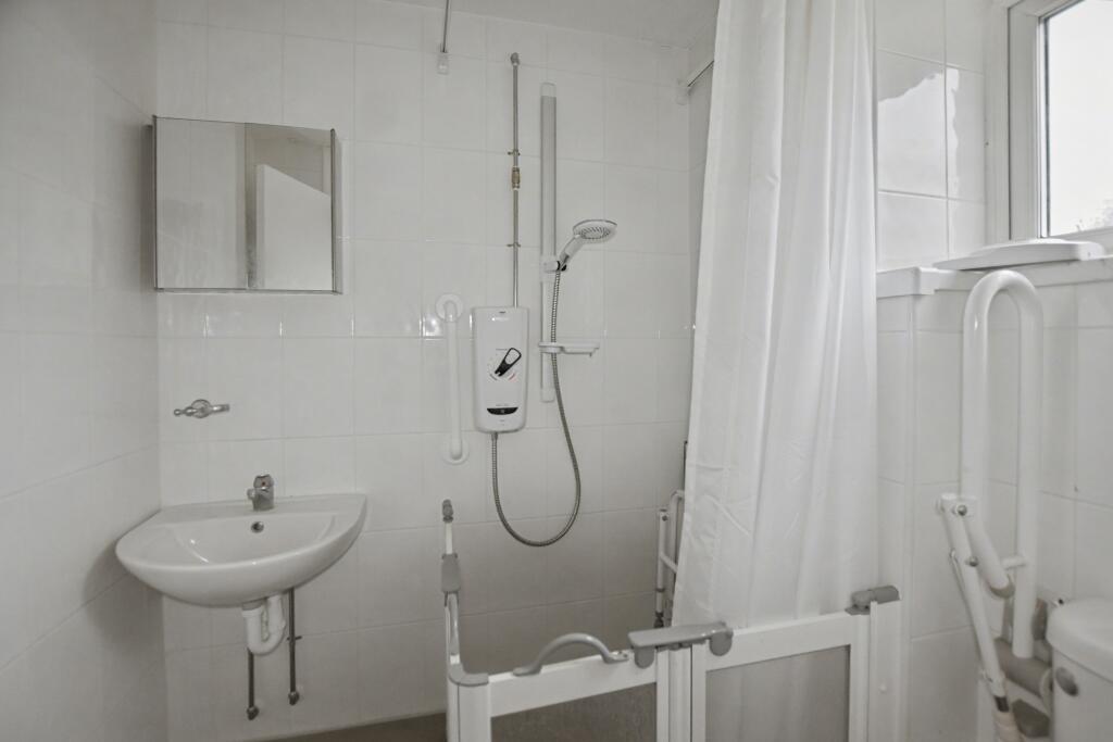 54 Fieldfare Road, Thamesmead, London, SE28 8HR