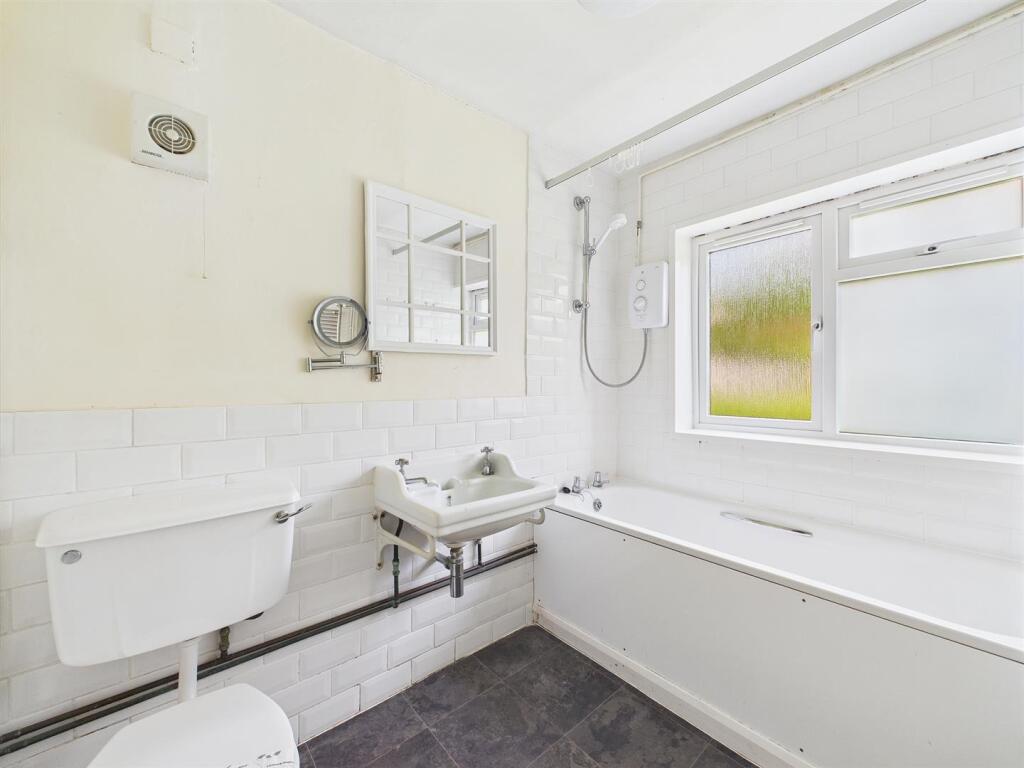 9 - Semi-detached House for Auction, Butcombe.jpg