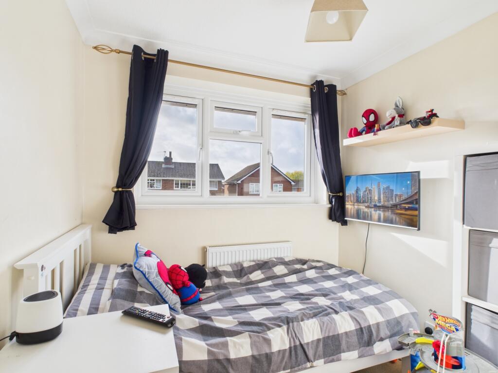 CAM02023G0-PR0179-STILL009