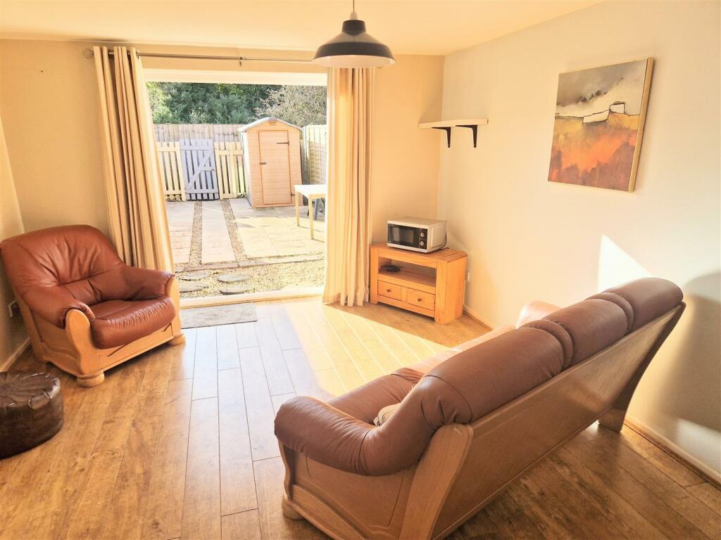 acacia living room.jpg