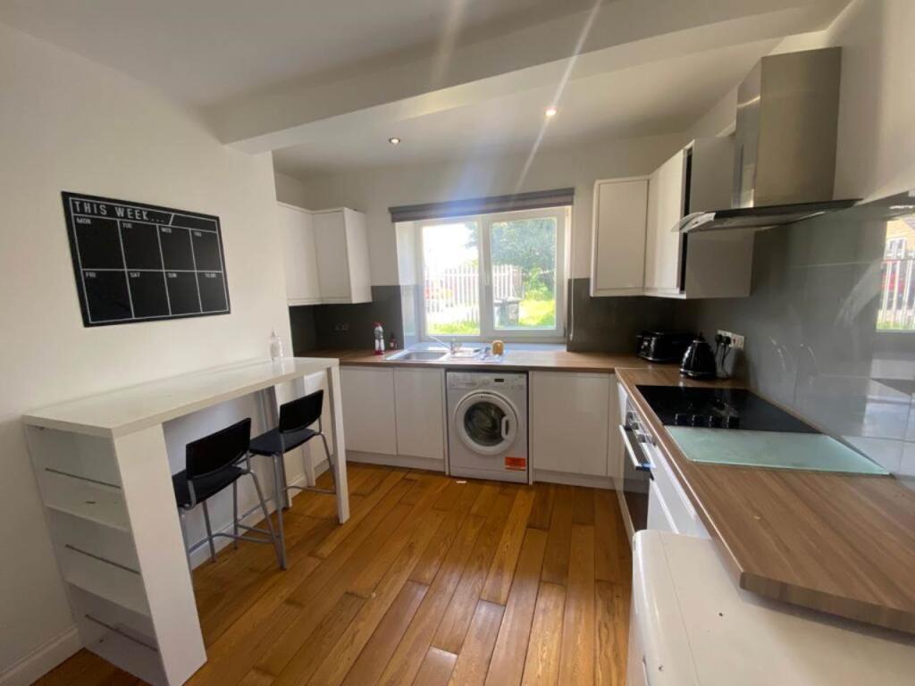 1DH Kitchen