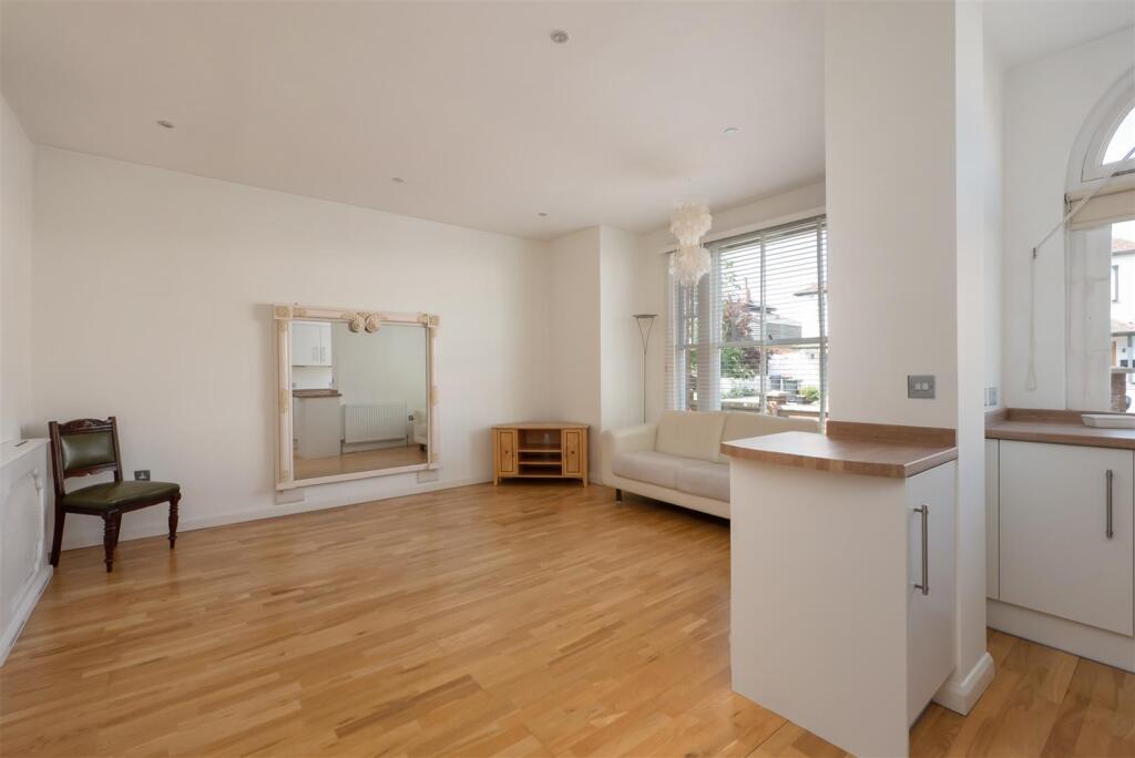 Leander Court, Graystone Road