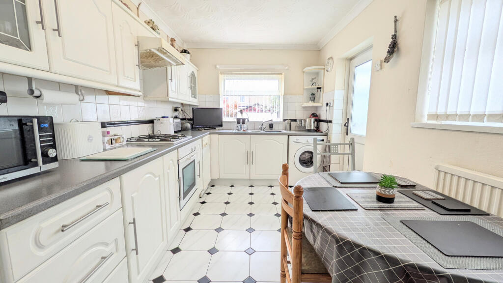 PXL_20251001_094350072.MP~2