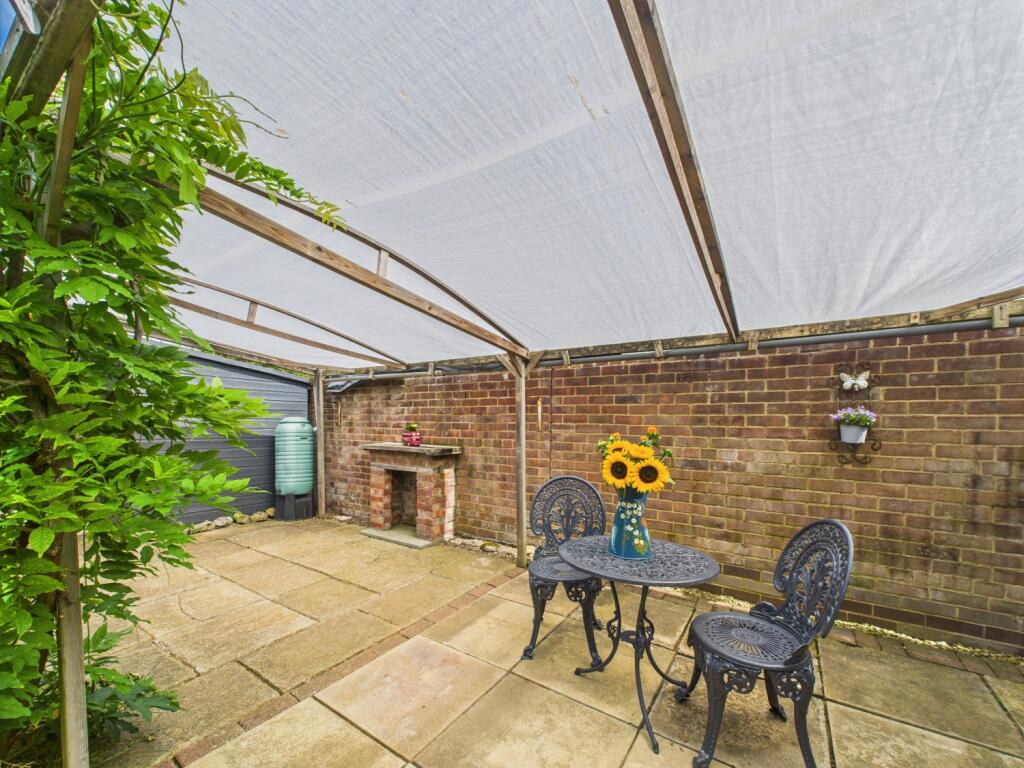 CAM02023G0-PR0155-STILL036