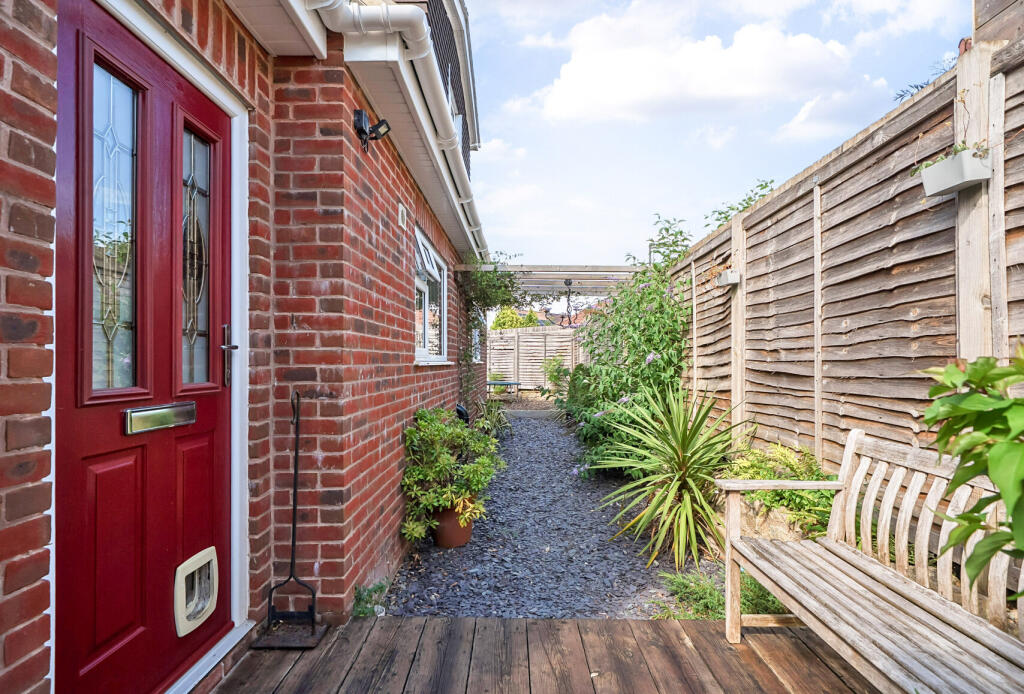 1329829-3-6887a33...