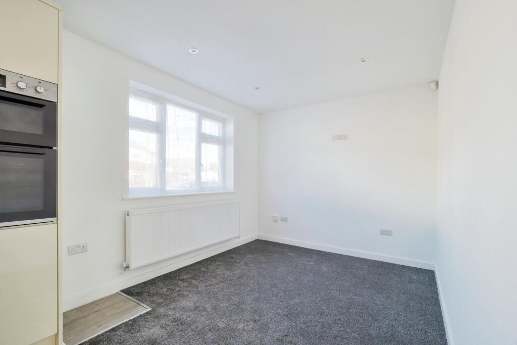 95galwaycrescentretforddn227xx-010