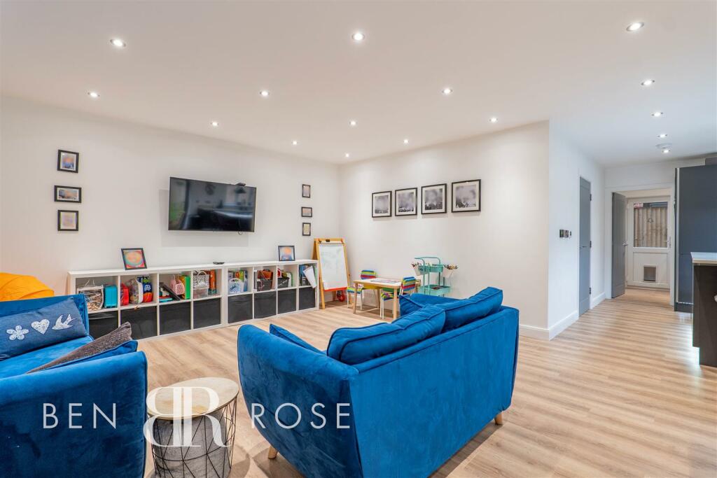 Kitchen/Breakfast/Family Room