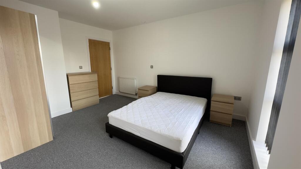 Bedroom One 4.jpg