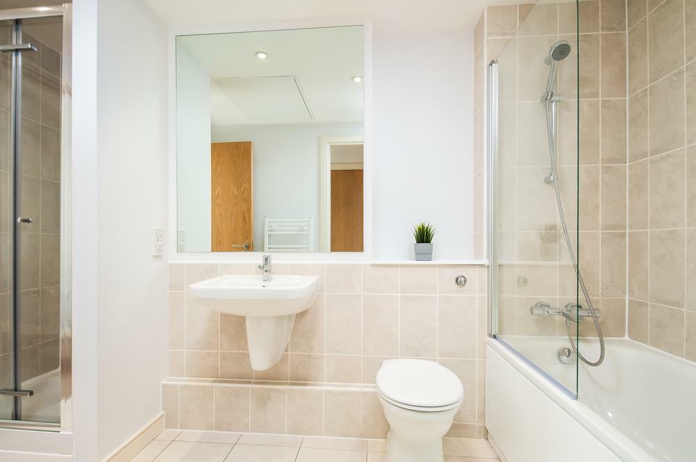 Bathroom_2.jpg
