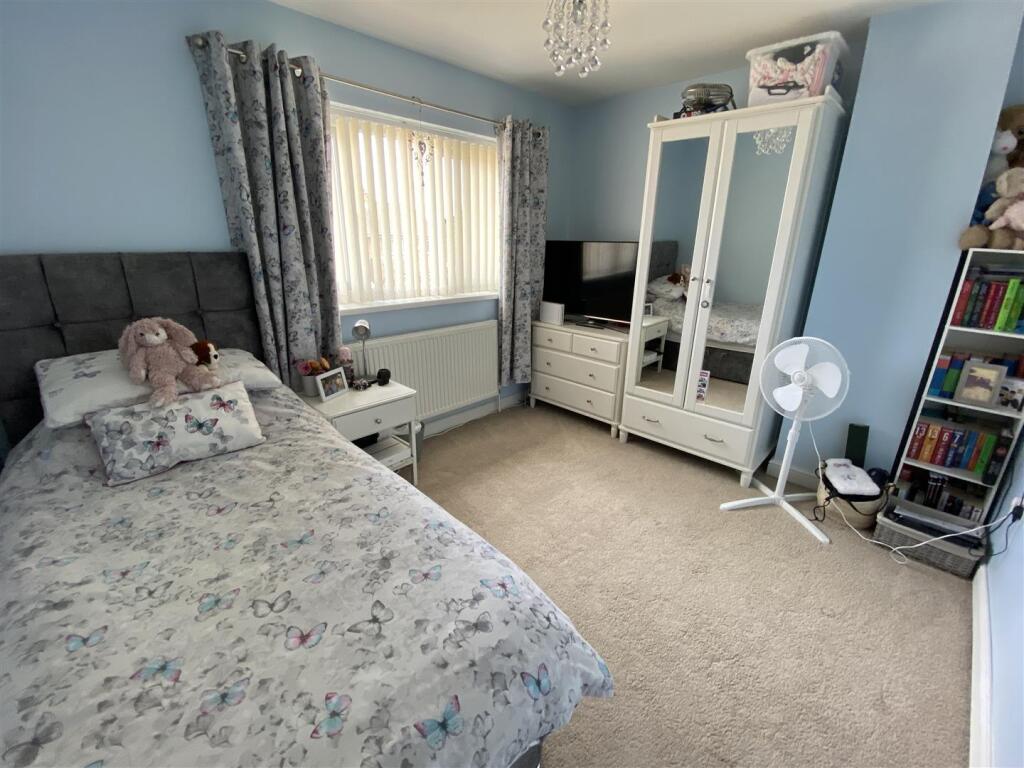 Bedroom no.2 rear double: