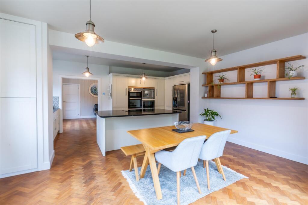 Kitchen/Dining
