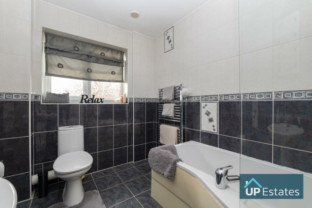 bathrooms 5.jpg