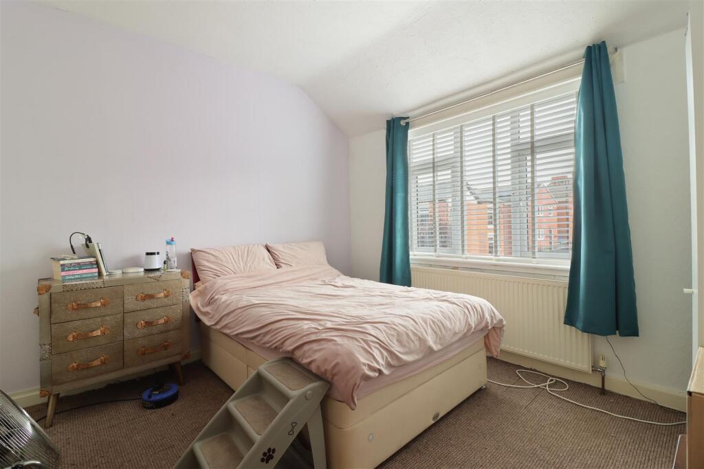Bedroom 1 - 1