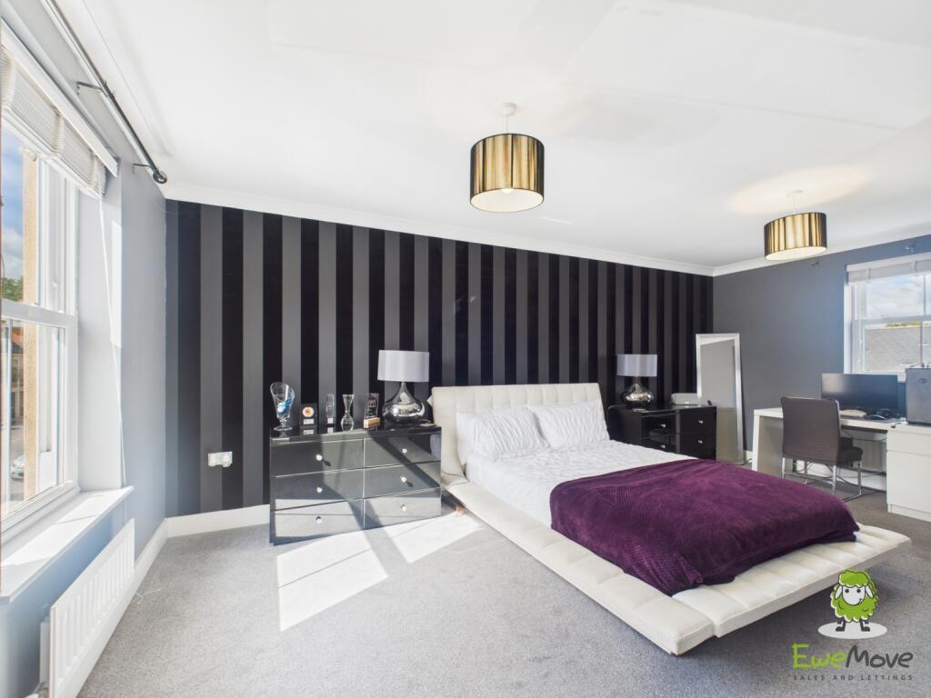 EweMove Estate Agents Basingstoke - Rockbourne Roa