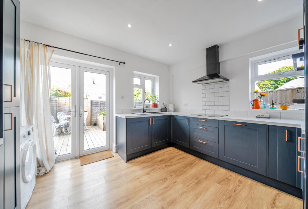 1368881-15-68f0c9...