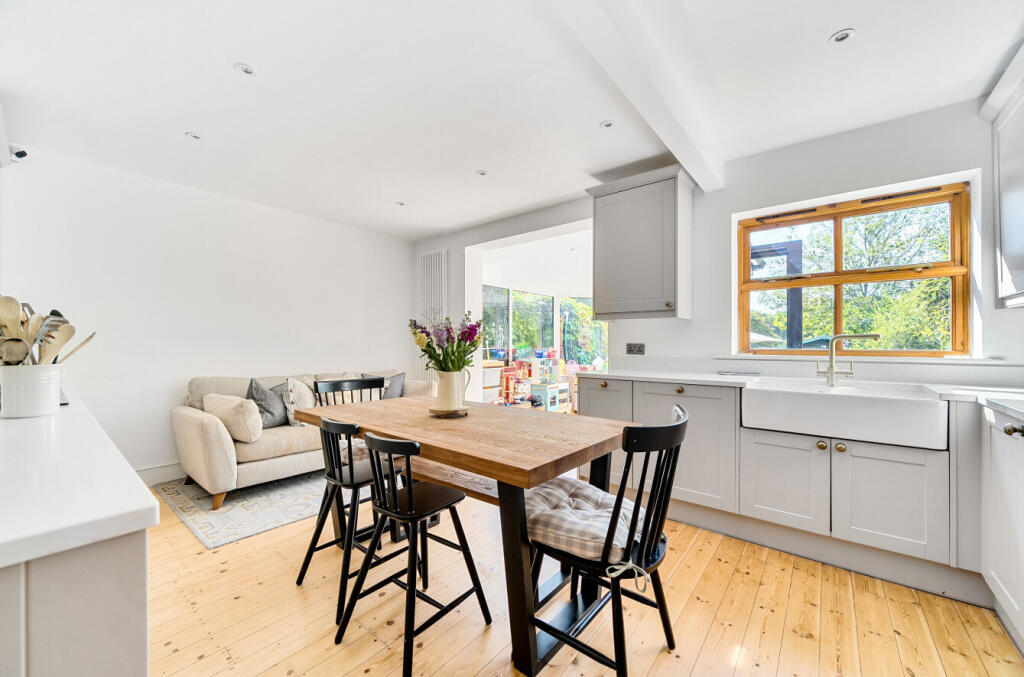 1326668-9-687a700...