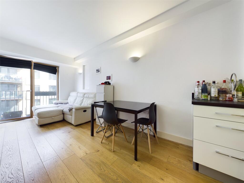 Lounge-Flat-To-Rent